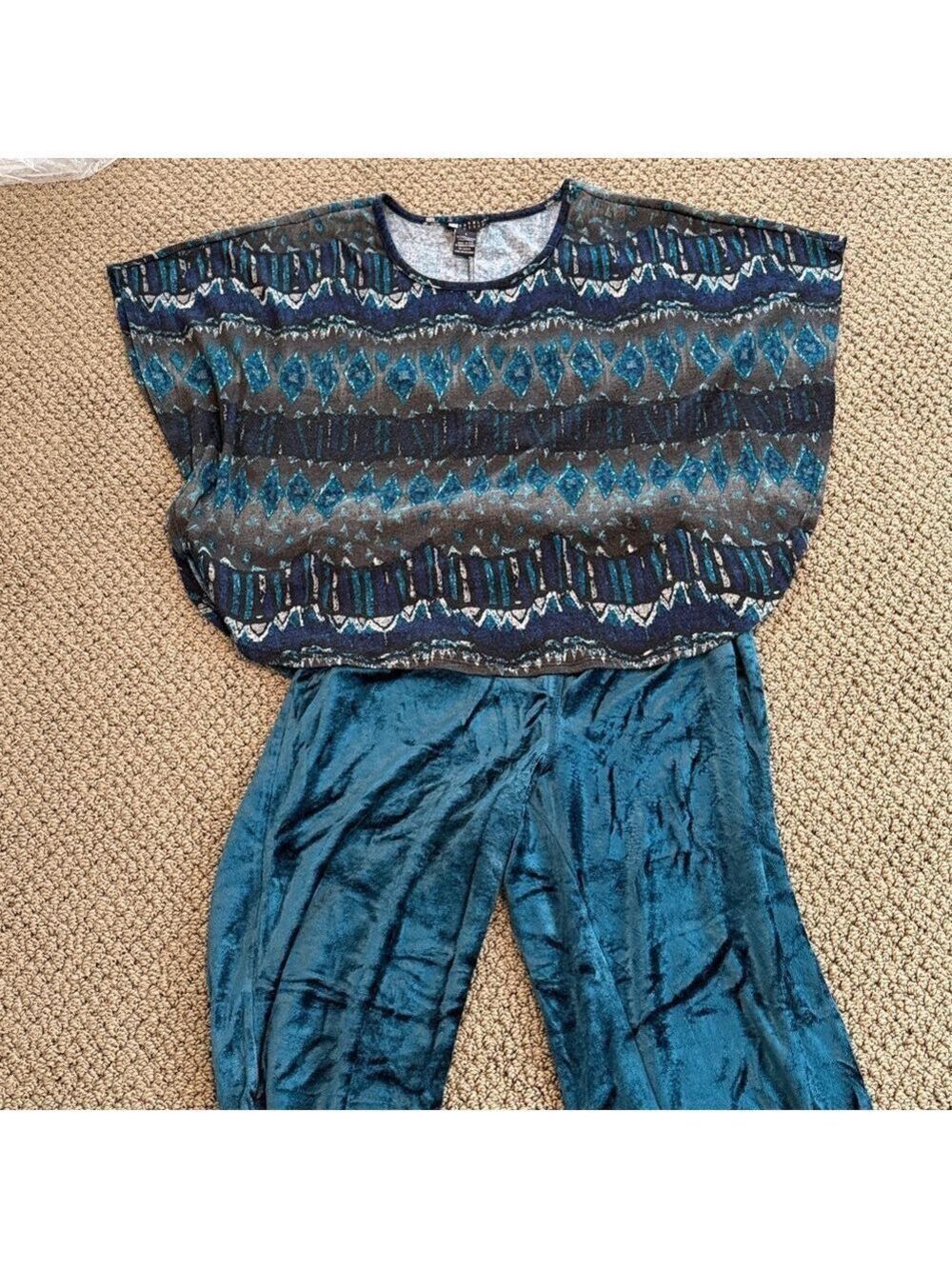 From Spa by Chicos Teal Velvet Pants (size 1) Like New - Picture 9 of 10